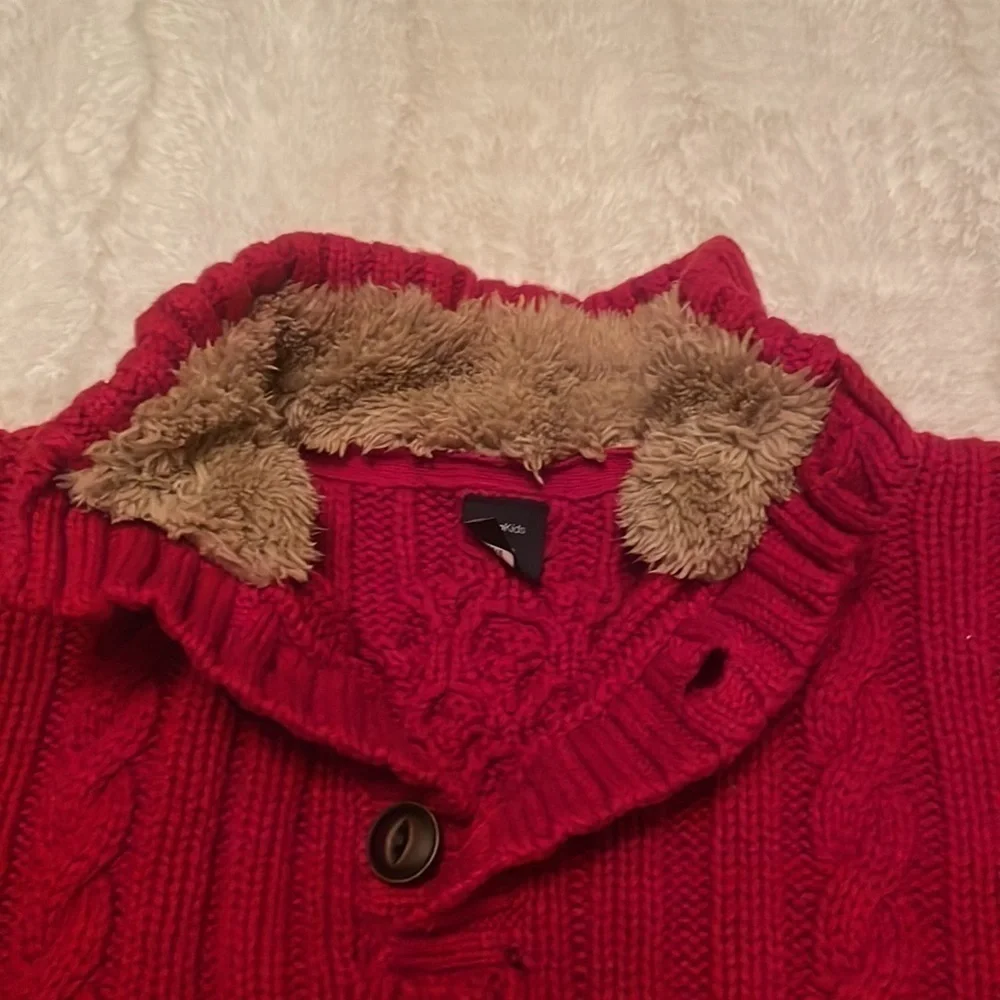 Gap Kids Russian Red Cable Knit  3 Button Sweater with Faux Fur Lined Collar - Picture 5 of 13